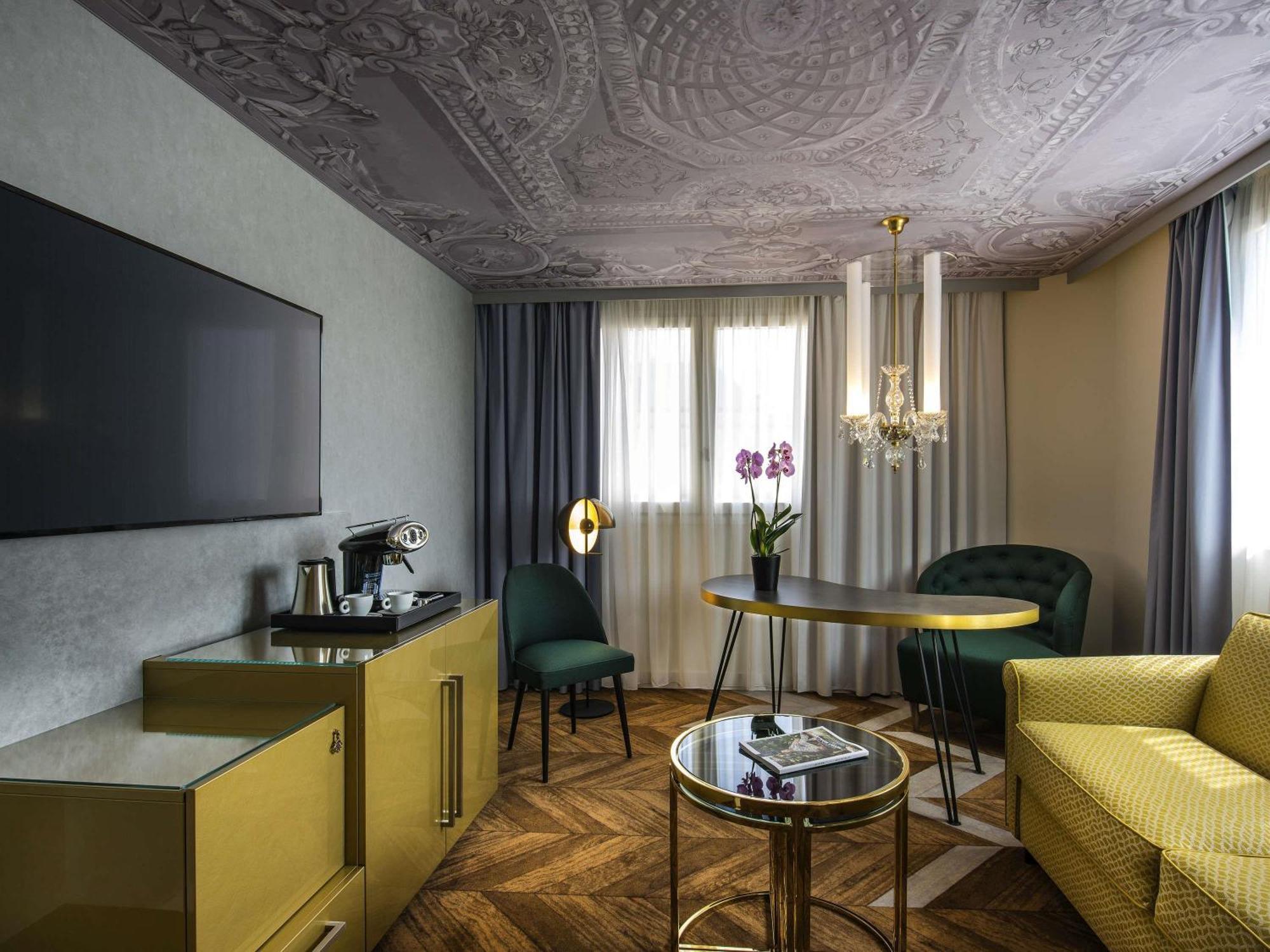 Suite met Kingsize Bed en Slaapbank voor 2 Personen